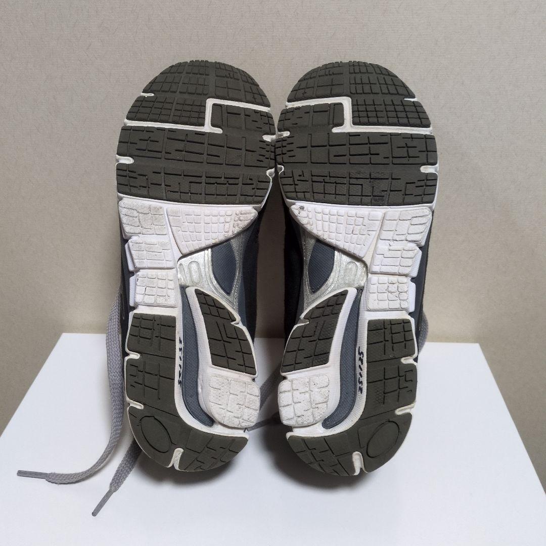 benesu ブラック スニーカー