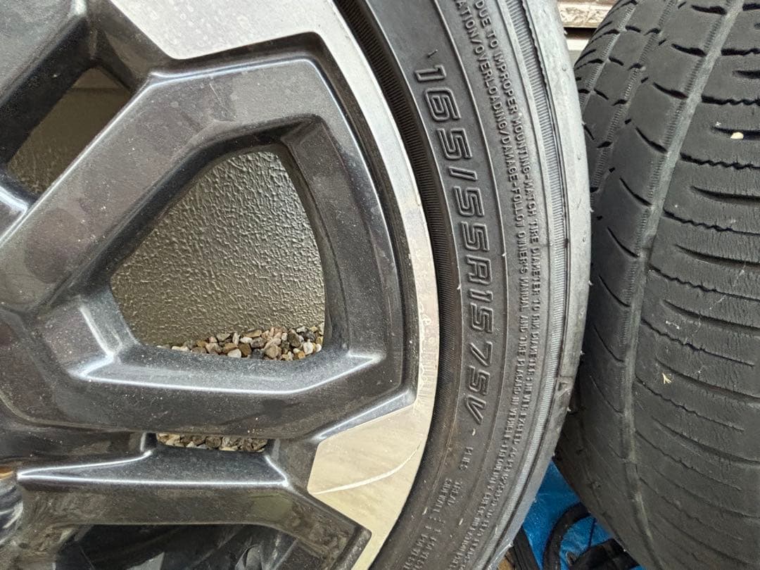 ダイハツウェイク純正15インチ ホイール４本タイヤ付き