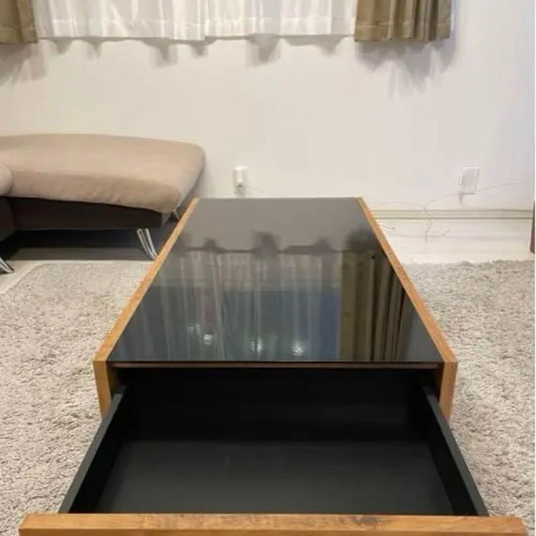 ガラス　ローテーブル　インテリア　デザイン　家具