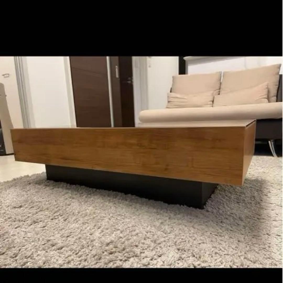 ガラス　ローテーブル　インテリア　デザイン　家具