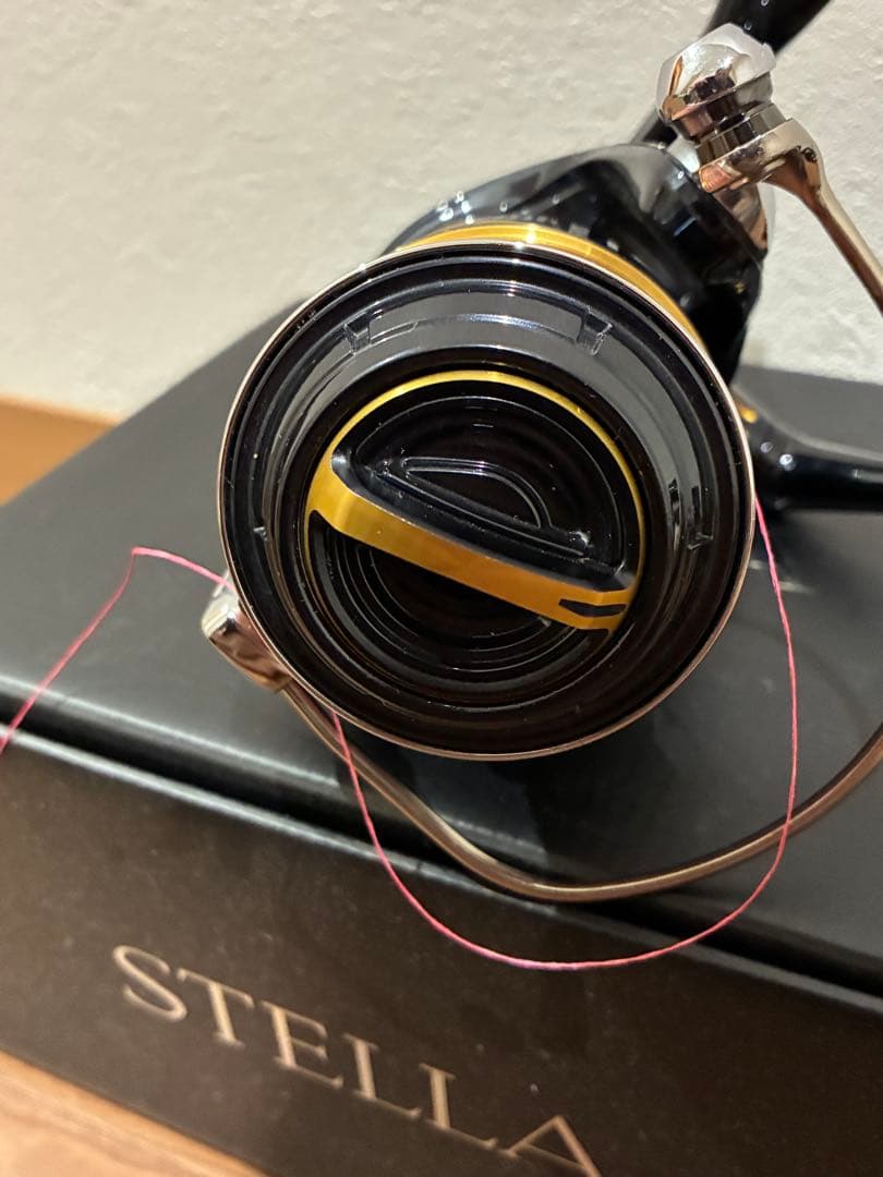19STELLA SW8000HG スピニングリール 元箱付き