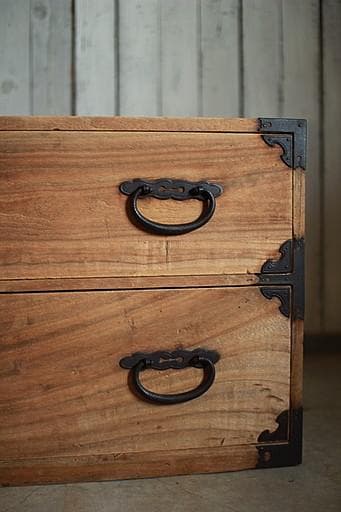 味のある丸金具時代箪笥　桐箪笥　抽斗2段　タンス　収納　古家具　古民家　時代家具