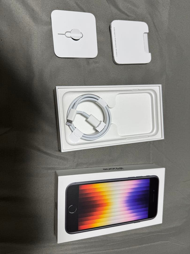 Apple iPhone SE (第3世代) 128GB ブラック