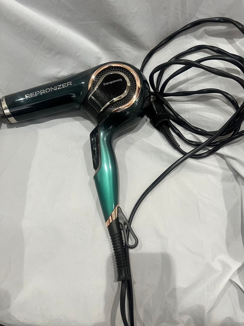 レプロナイザー 7D plus 箱付き、替えフィルター付　ヘアドライヤー