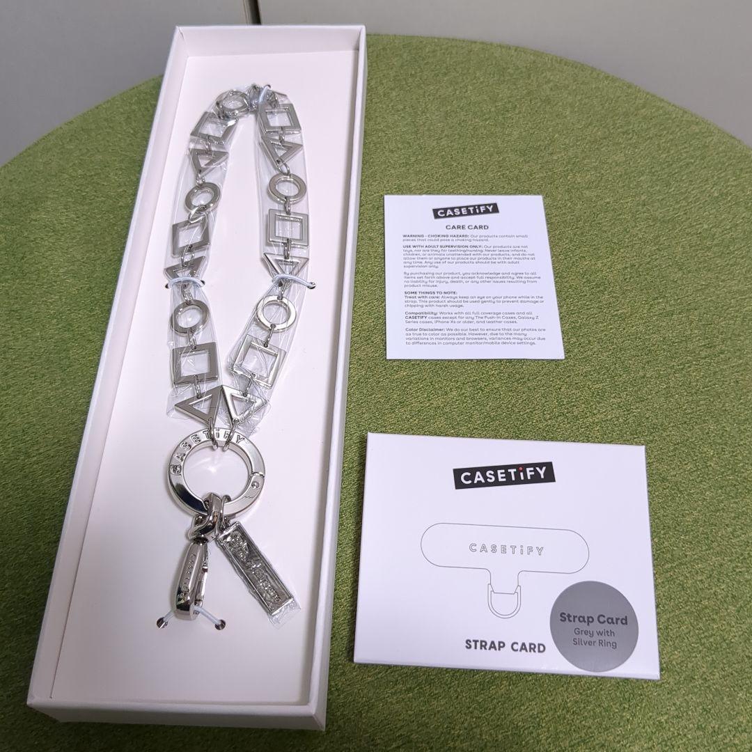 CASETiFY　ストラップとストラップカード