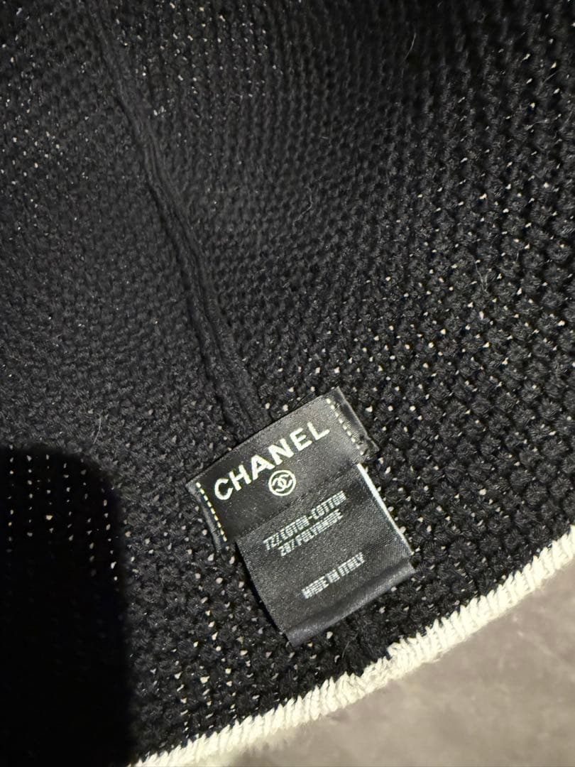 CHANEL バケットハット 黒 ホワイトロゴ2025今期