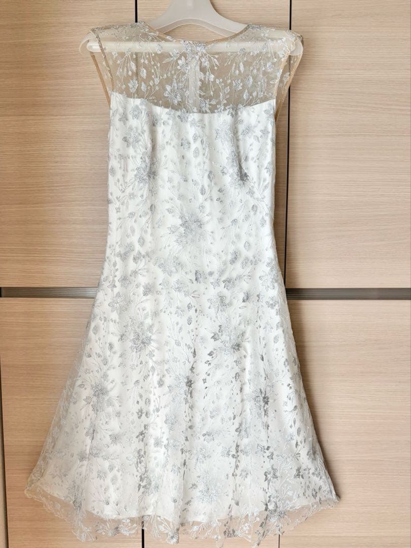 【サイズ0】TADASHI SHOJI ホワイト刺繍ノースリーブドレス