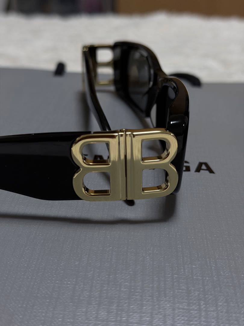 BALENCIAGA BBロゴ サングラス ブラック　(期間限定セール！)