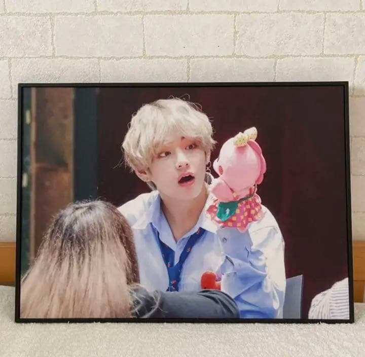 テヒョン V BTS 額縁
