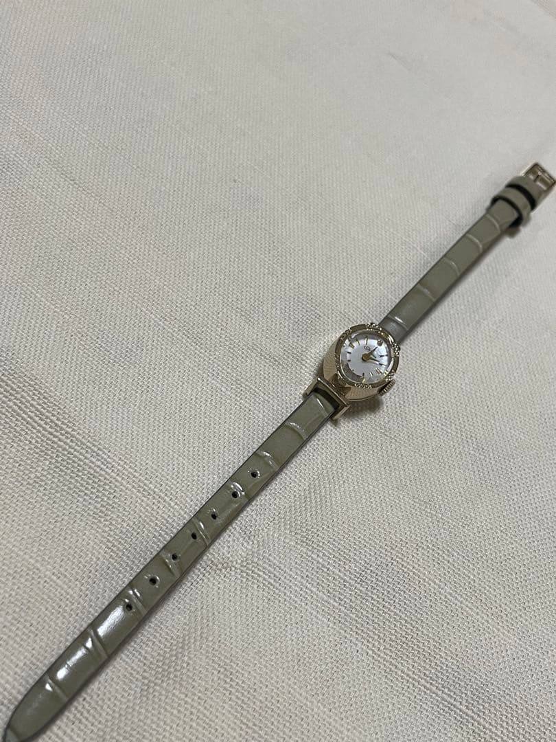 ノジェス　オーバル型　ジュエリーウォッチ