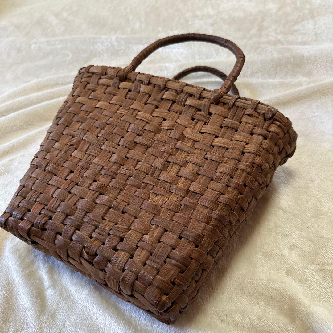 山葡萄の手提げバッグ