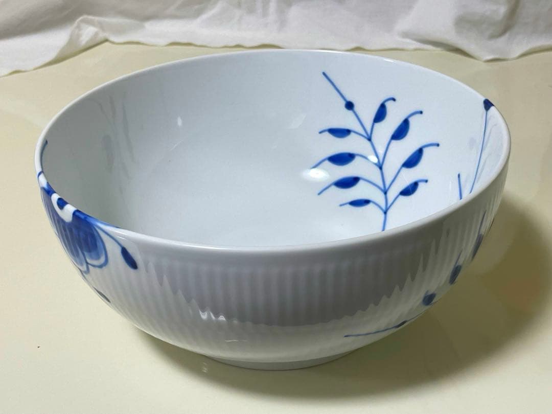 ロイヤルコペンハーゲン ブルーフルーテッド メガ ボウル 21cm純正箱付