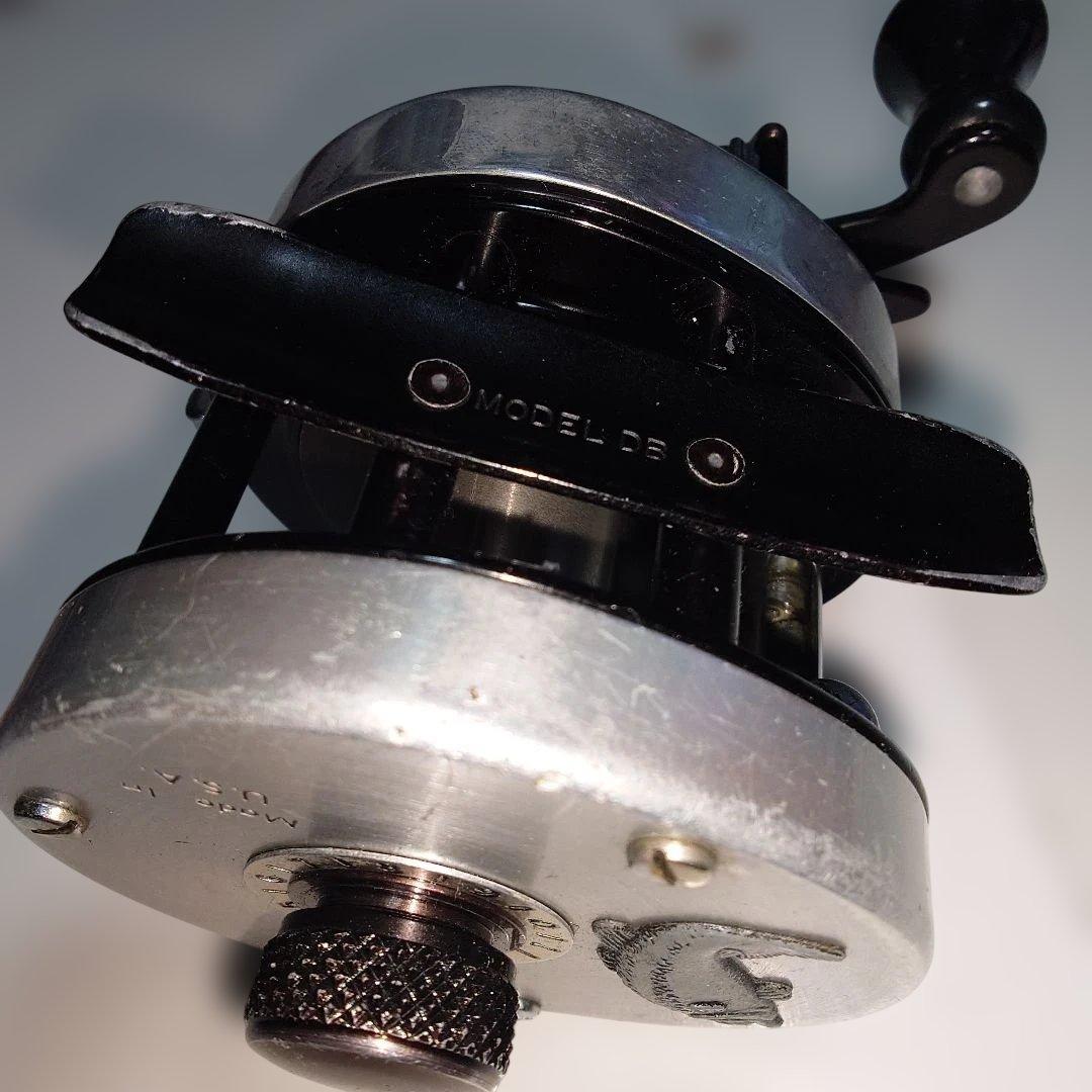 Pflueger フルーガー 2600 ベイトリール