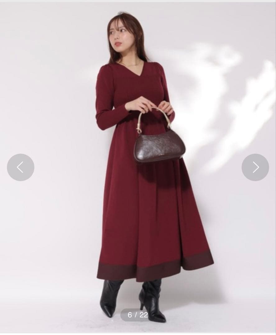 【新品タグ付き】Mystrada Ｖネックホールガーメントワンピース