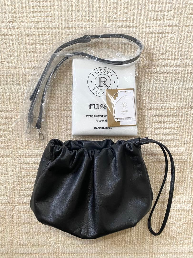 russet レザー巾着4WAYショルダーバッグ　ブラック