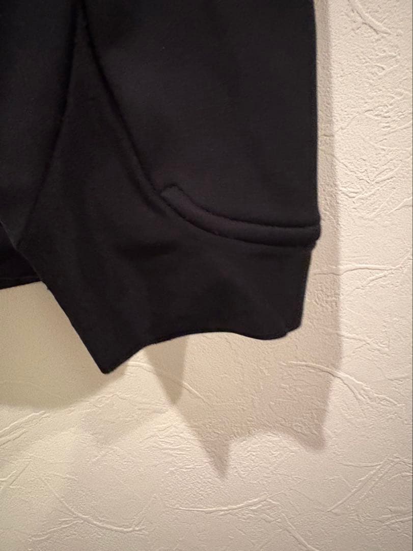 ブラック ジップアップ ウェア