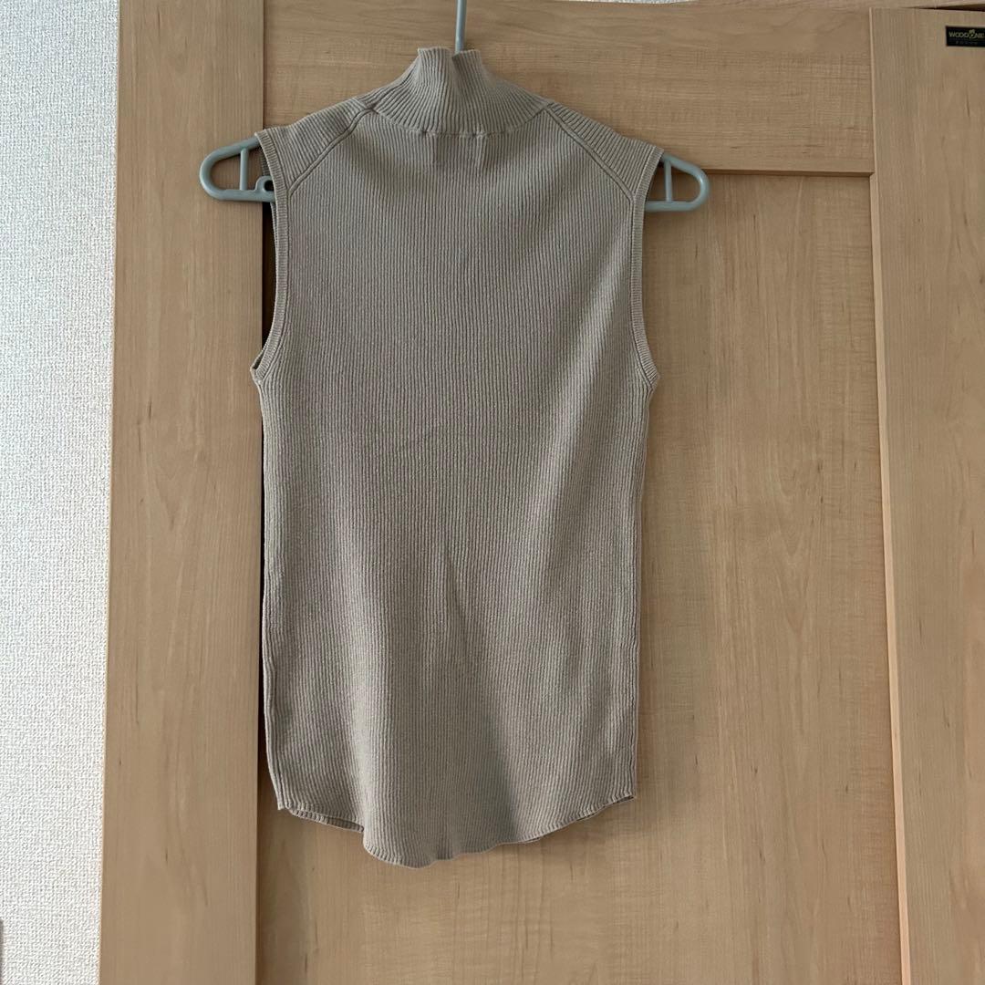 新品未使用THE SHISHIKUI ノースリーブハイネックトップス