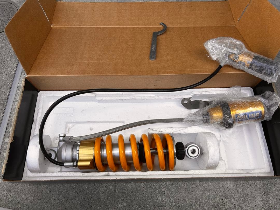 ひさ　FZ1 FZ8 オーリンズリヤサスペンション