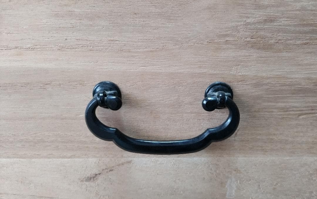 桐タンス 稲穂プレート 和タンス 古家具 三段チェスト 引き出し