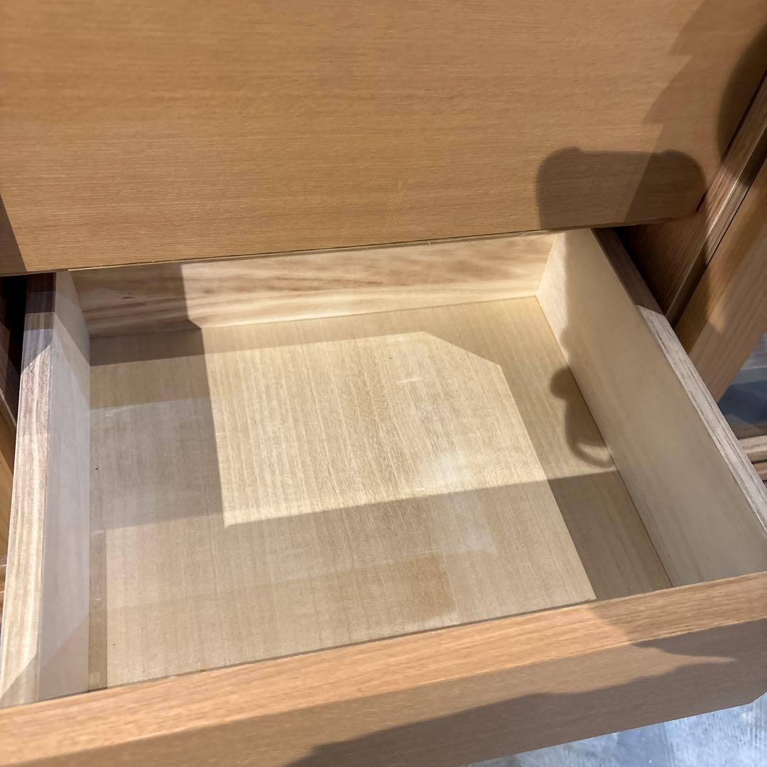 木製スリットデザインキャビネット