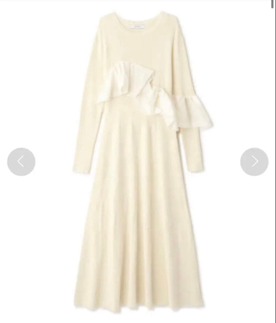 葵✳︎JILLSTUART ジルスチュアート　ニットワンピース　フリル　白