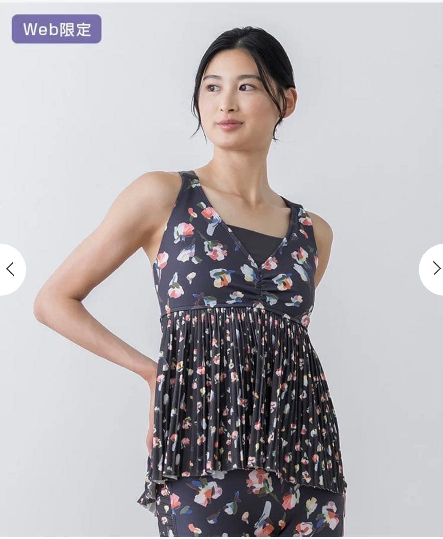 スカーラ　ローズプリントプリーツタンクトップ　Sサイズ