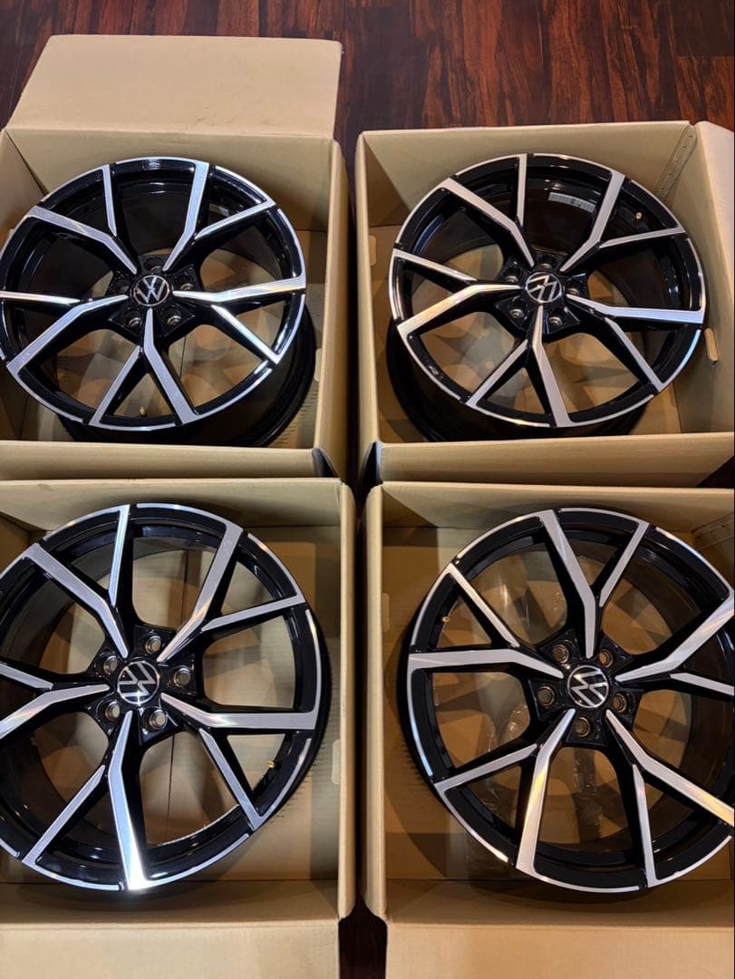 VW GOLF 8 GTI 純正ホイール 19インチ 8J ブラックポリッシュ