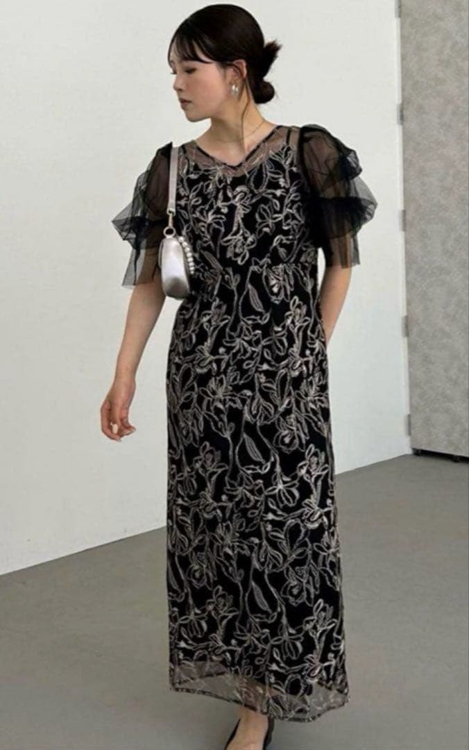 LE’RURE リルアー　Fluffy sleeve pencil dress