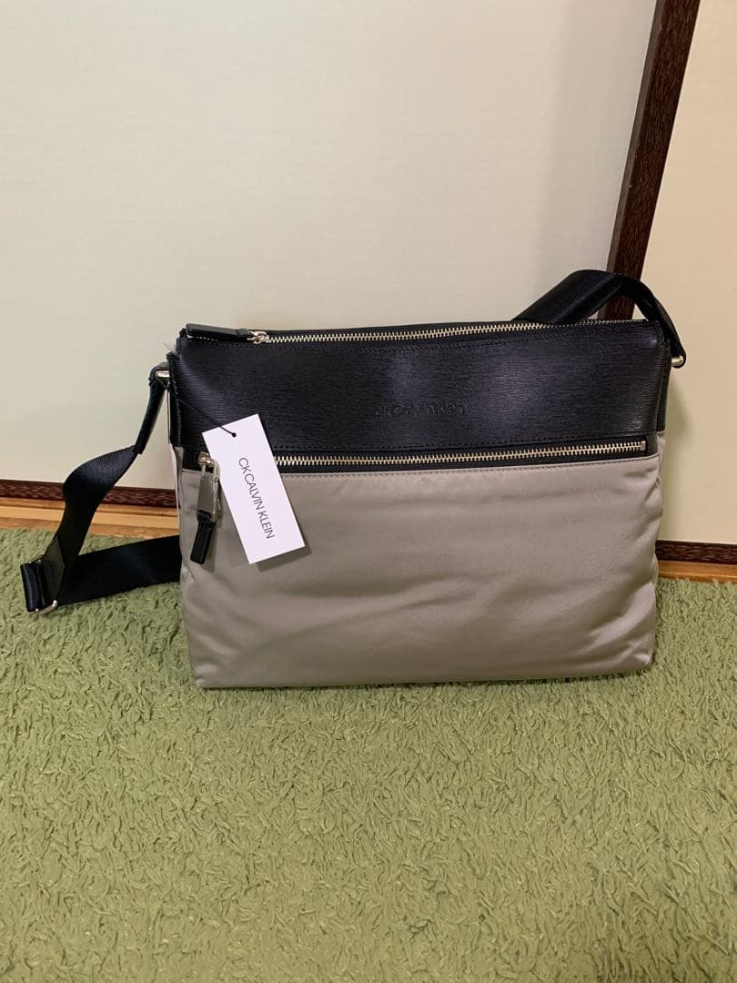 新品 28600円 カルバンクライン ショルダーバッグ CKカルバン・クライン