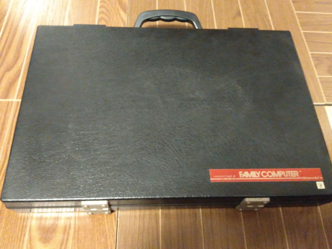 ファミコンカセット用アタッシュケース