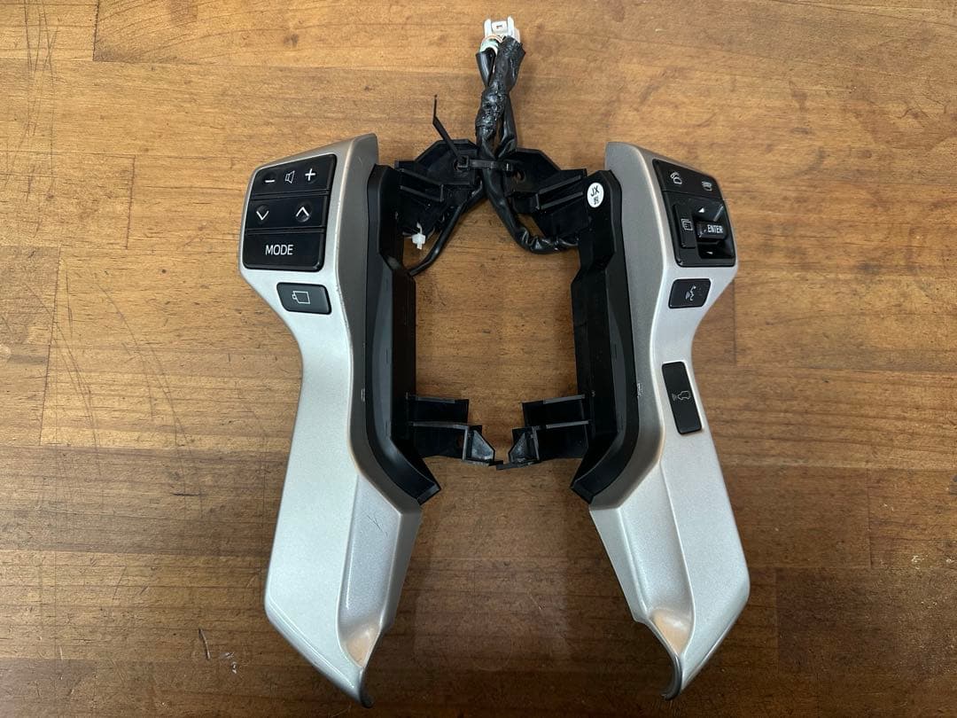 ランクル　プラド150 TZ-G用 ステアリングスイッチ　前期　中期