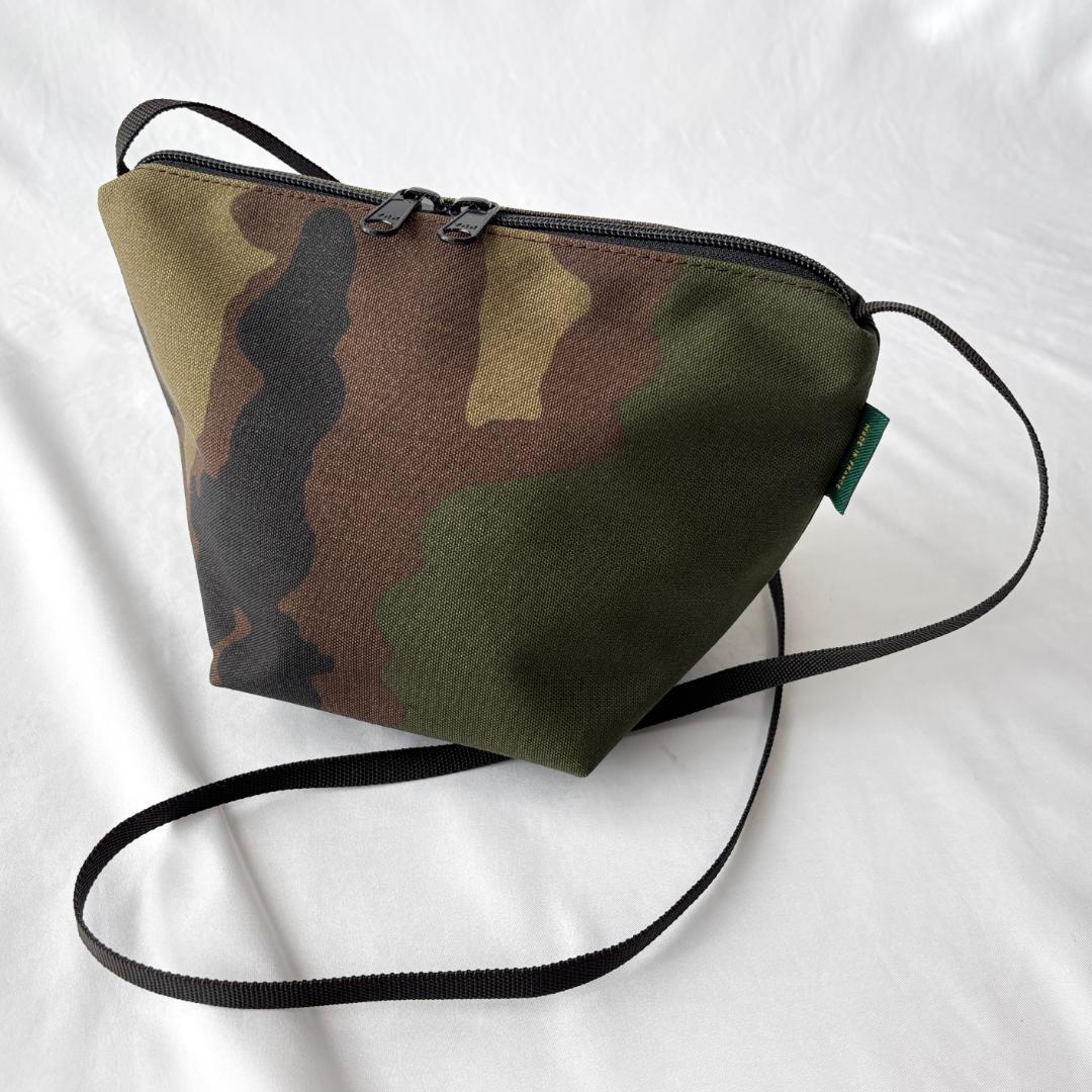 超美品 エルベシャプリエ 舟型ショルダーS お洒落 カモフラ 2885W