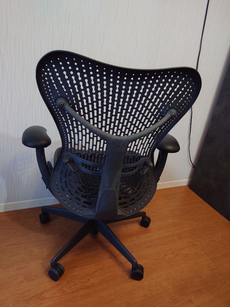 HermanMiller　Mirra Chair(ミラチェア)
