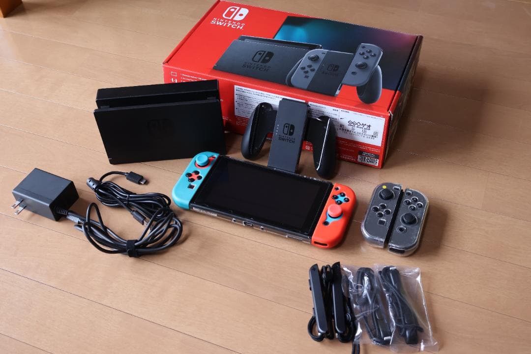 【使用品】Nintendo Switch（ニンテンドースイッチ）本体　他付属品