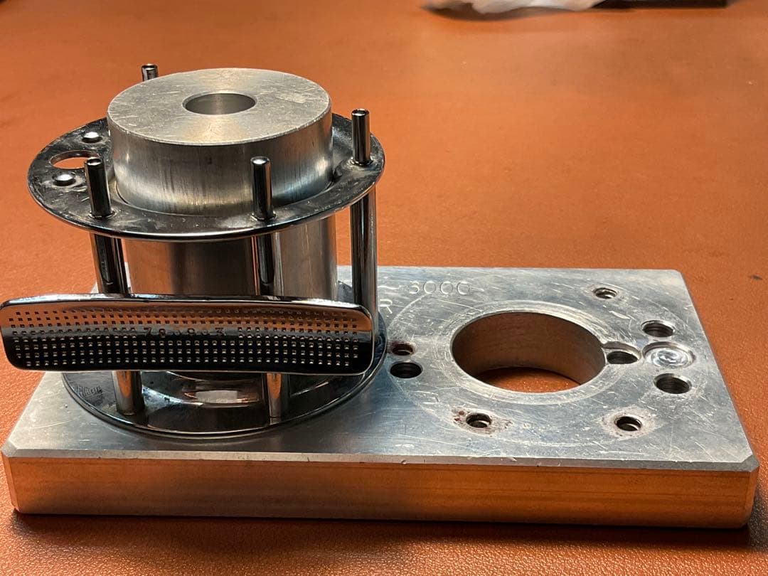 ABU アンバサダー 5500 メンテ済 フレーム修正済 チェリーレッド