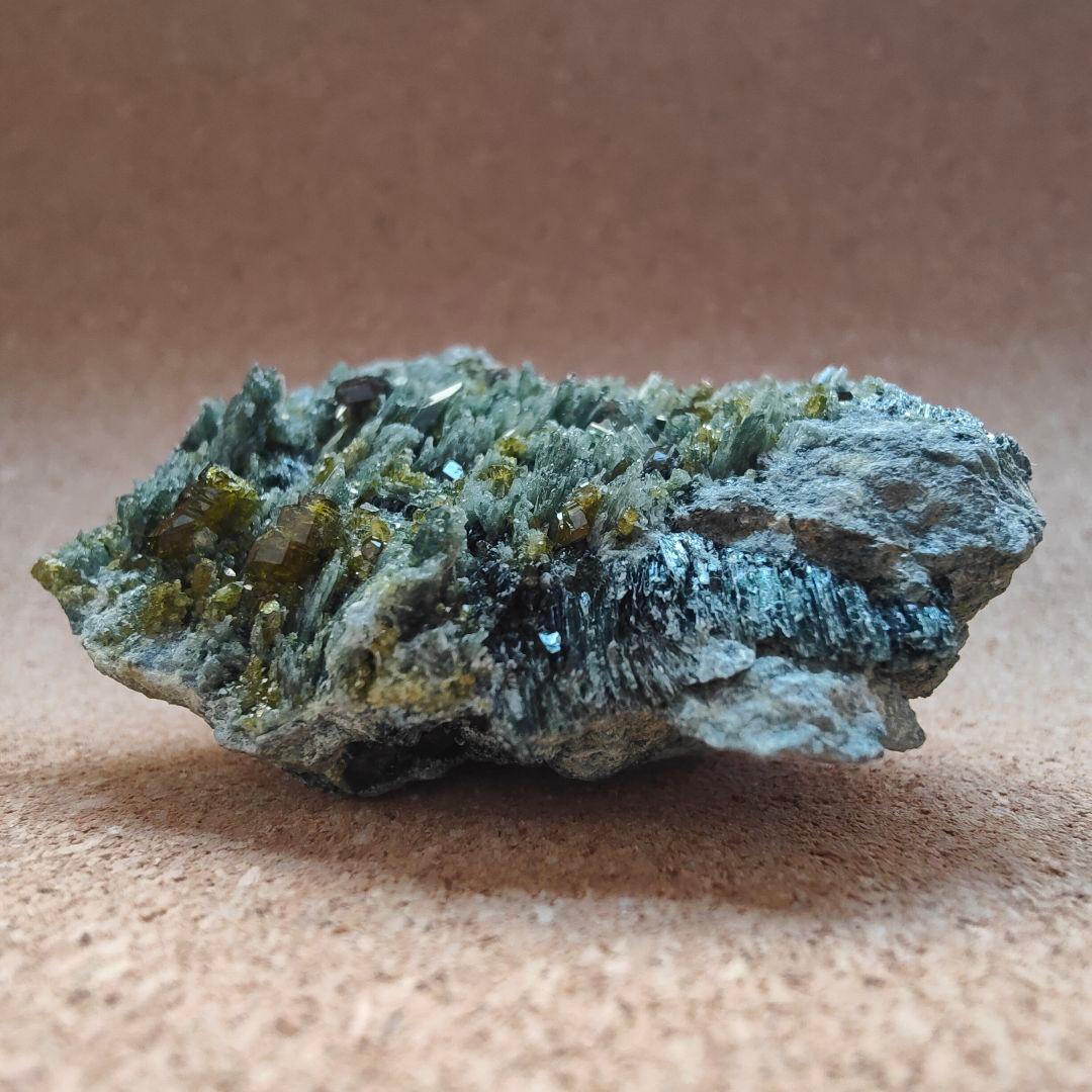 アフガニスタン産ガーネット、ダイオプサイド、エピドート　天然石、原石