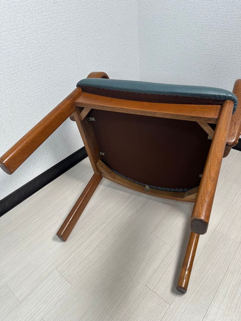 （1/6）飛騨産業 キツツキ アームチェア ダイニングチェア 革 木製 ※i4※