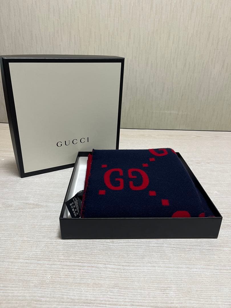 GUCCI マフラー　GG柄
