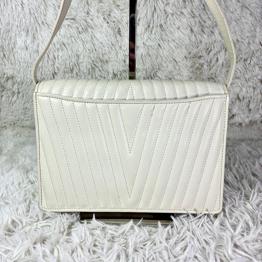 ヴァレンティノ ガラヴァーニ Vステッチ キルティング レザー ショルダーバッグ