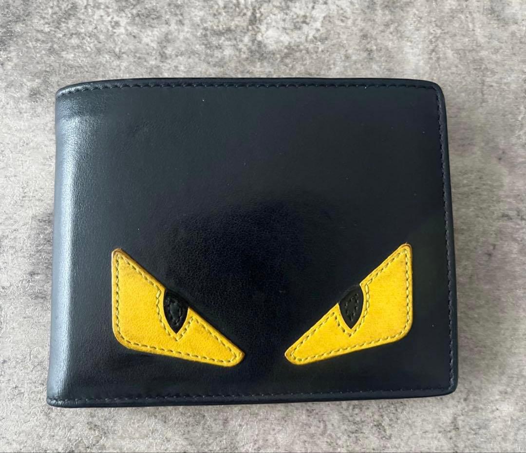 FENDI 二つ折り財布 目デザイン 黒赤　モンスター