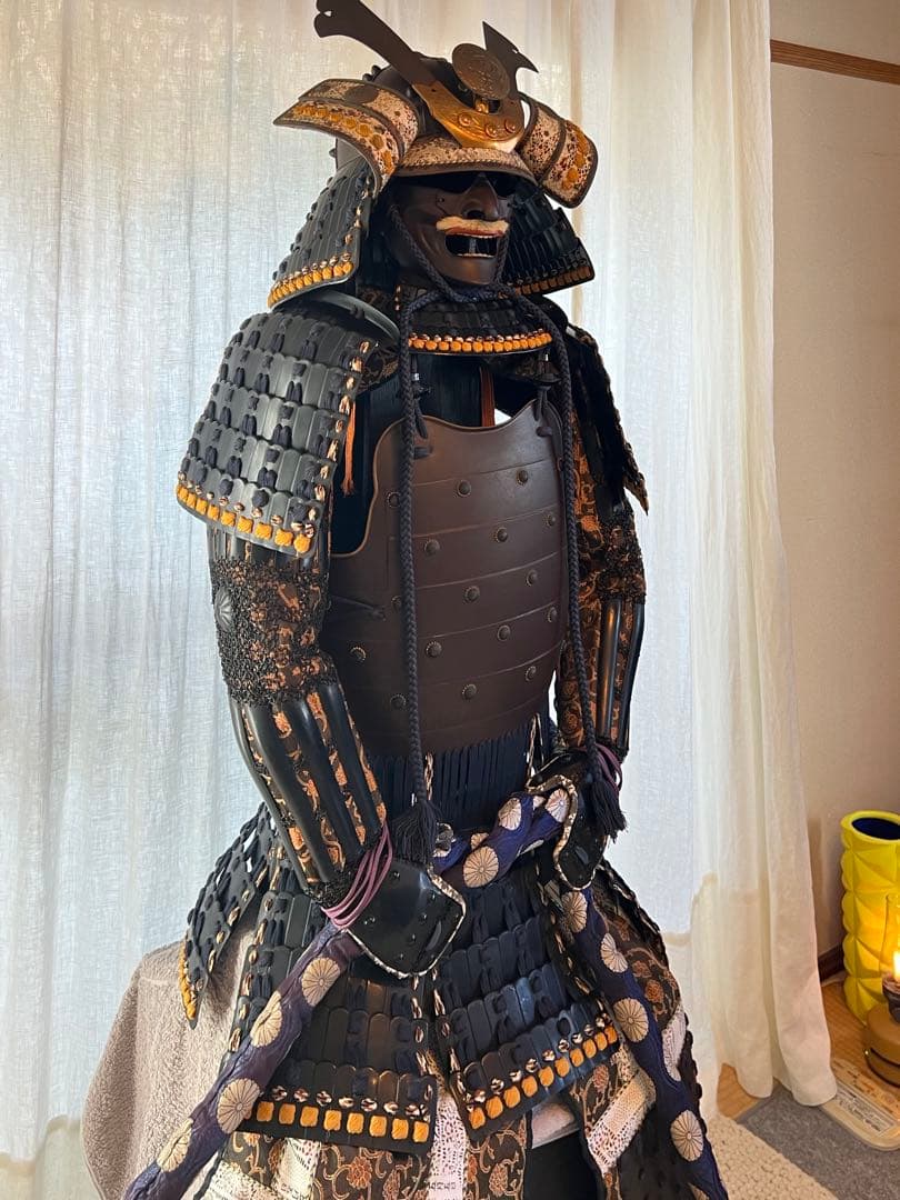 超美品！『薩摩国住光忍十一代作』日本 甲冑 錆胴鉄錆鋲当世具足『鎧 一式』等身大