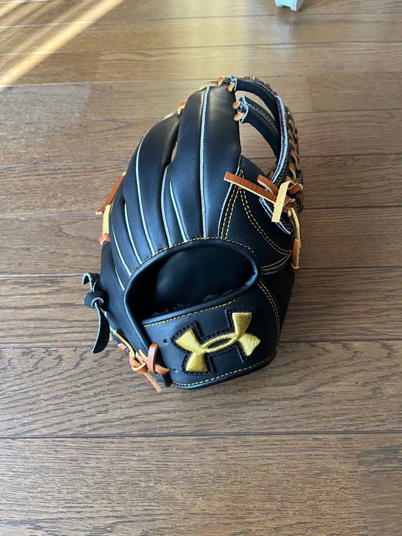 【美品】Under Armour 野球グローブ 軟式
