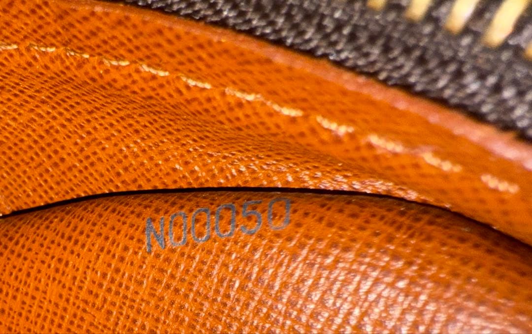 LOUIS VUITTON ルイ ヴィトン M51221 モノグラム ブロワ