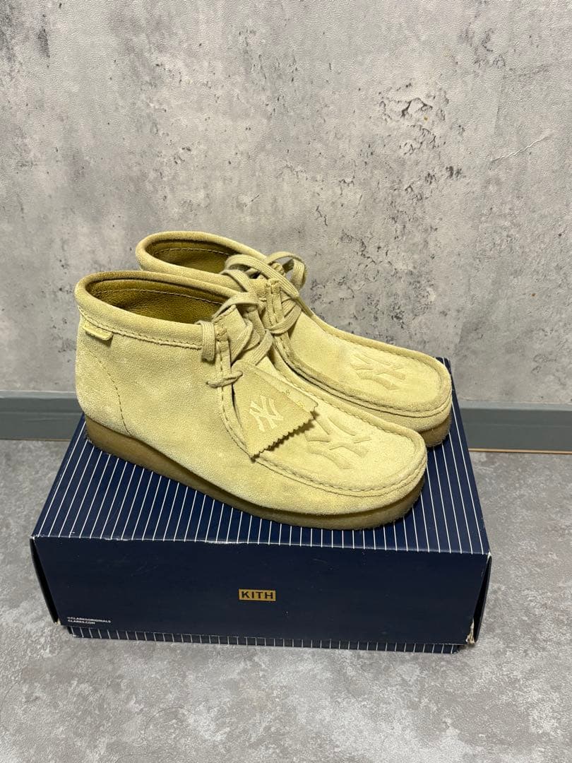 Clarks ワラビー kith コラボ ヤンキース