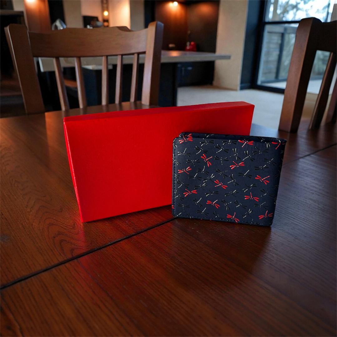 甲州印伝　印傳屋　二つ折り財布　トンボ柄　漆塗り