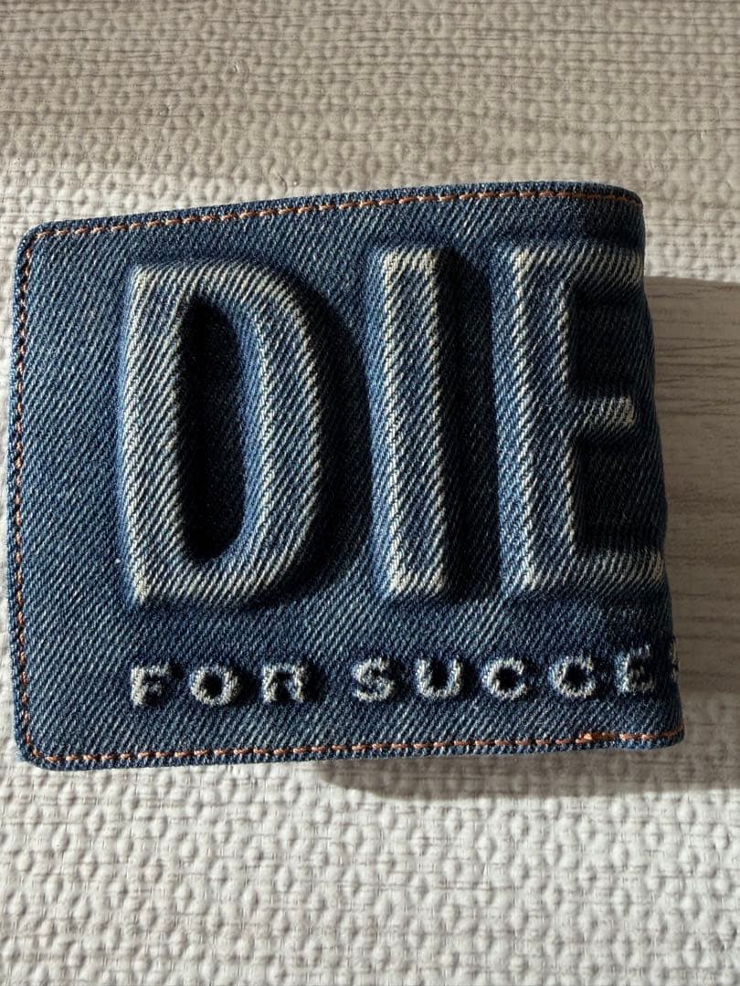 最終値下げ❗️DIESEL ディーゼル　小銭入れ付き　２つ折り財布