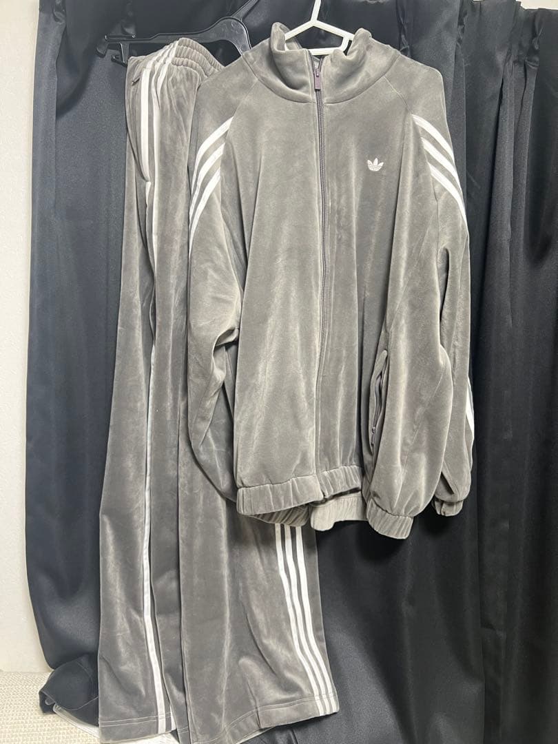 adidas グレー トレーナー・スウェット (上下セット)ジャージ