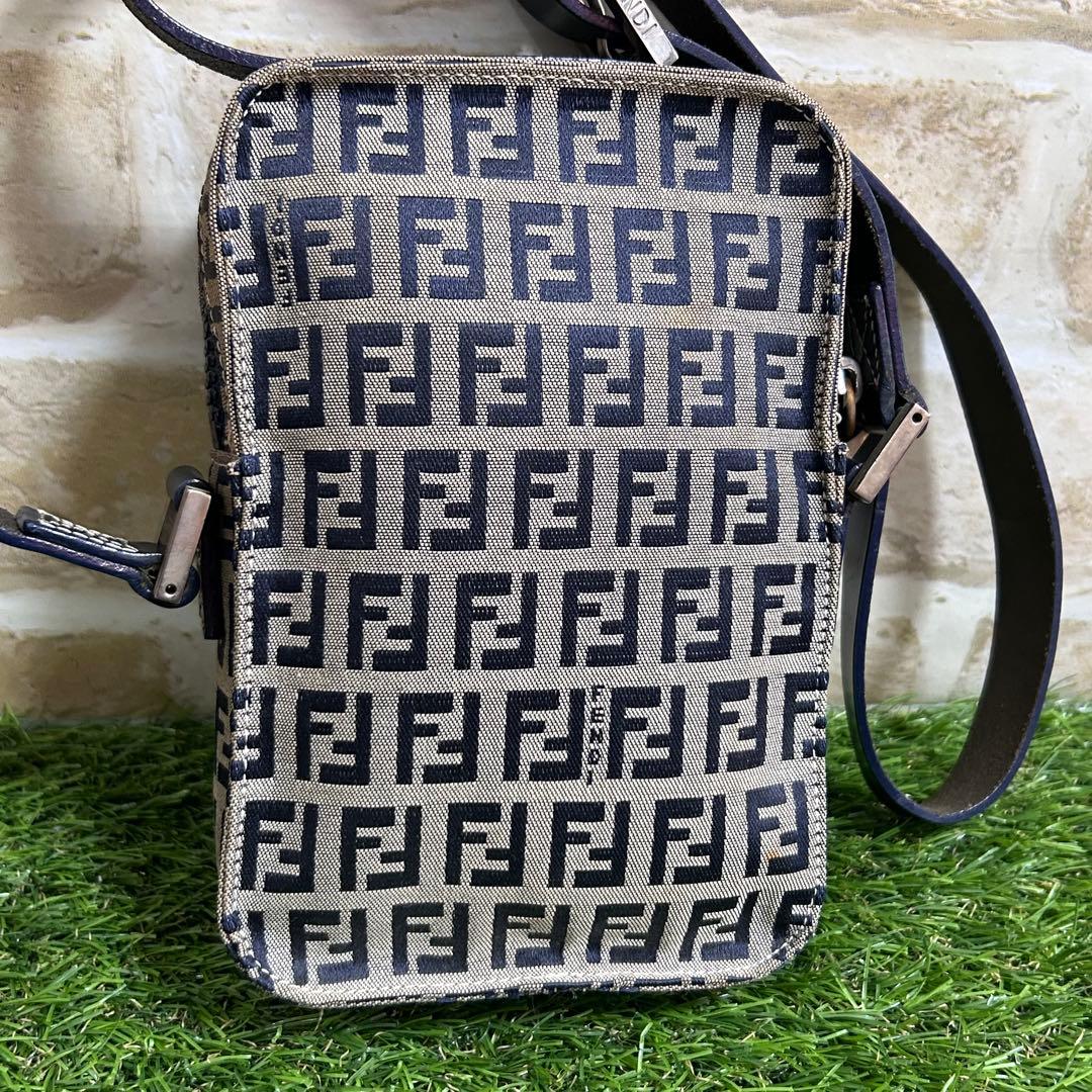 FENDI フェンディ ショルダーバッグ バッグ