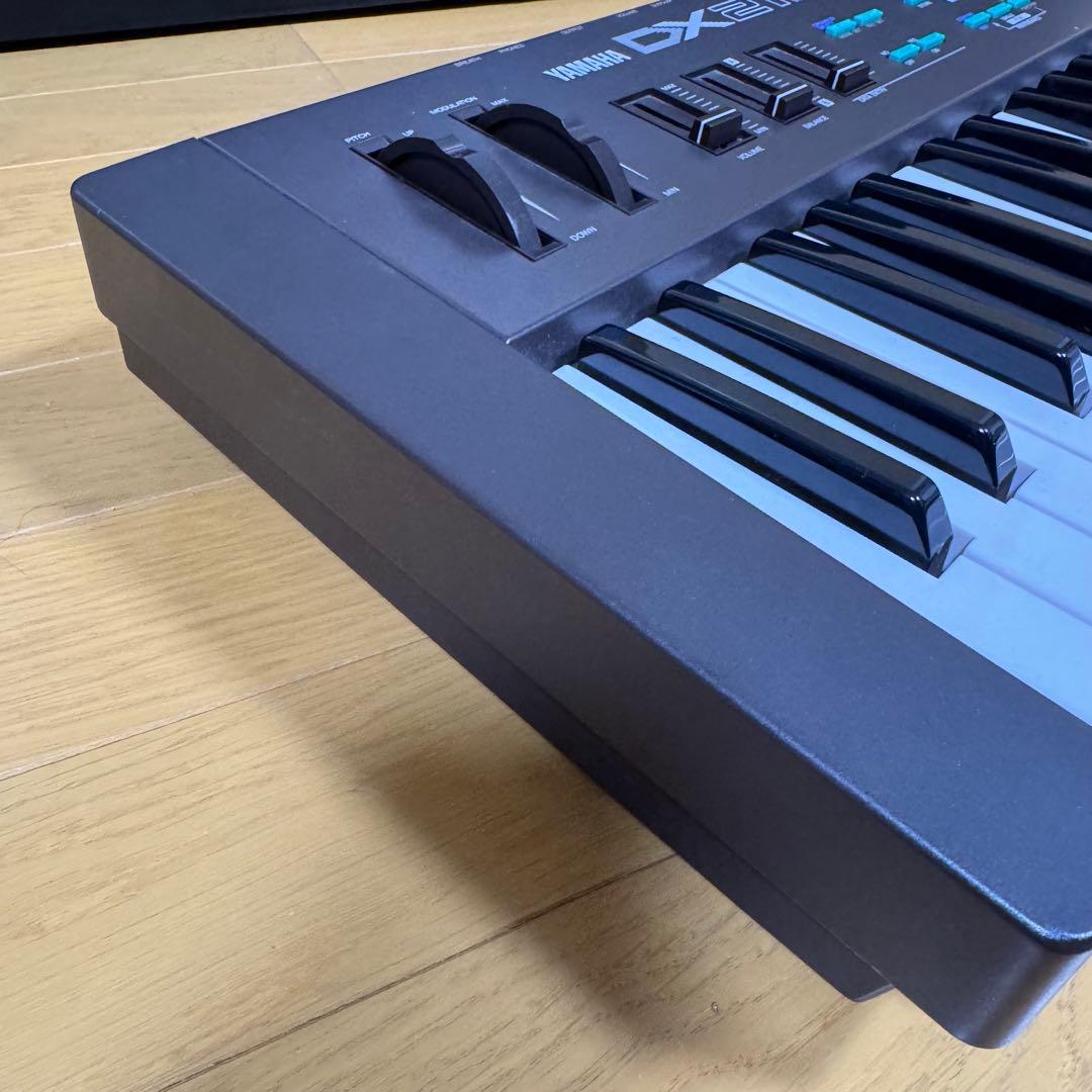 YAMAHA DX21 シンセサイザー　ケース付き　ヤマハ　音楽　作曲