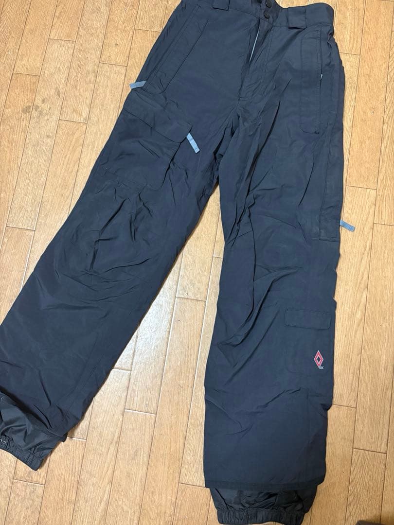 BURTON AK GORE-TEX Sサイズ　黒スノーウェア　パンツ